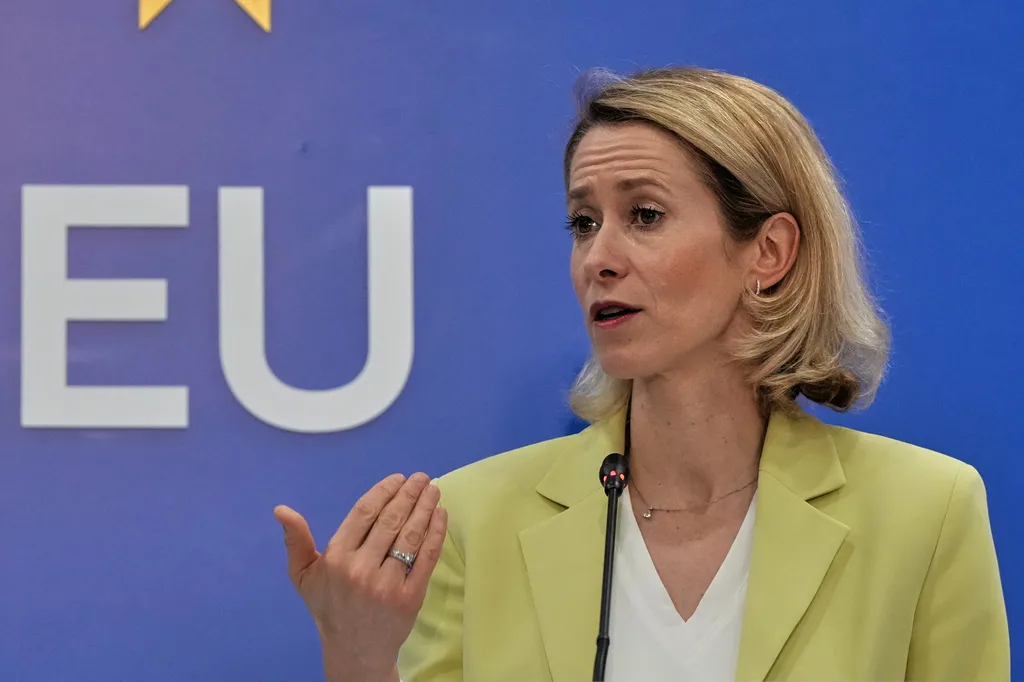 EU trừng phạt Iran vì hạn chế giao thông hàng hải ở eo biển Hormuz - Ảnh 1. EU trừng phạt Iran vì hạn chế giao thông hàng hải ở eo biển Hormuz - Ảnh 1.