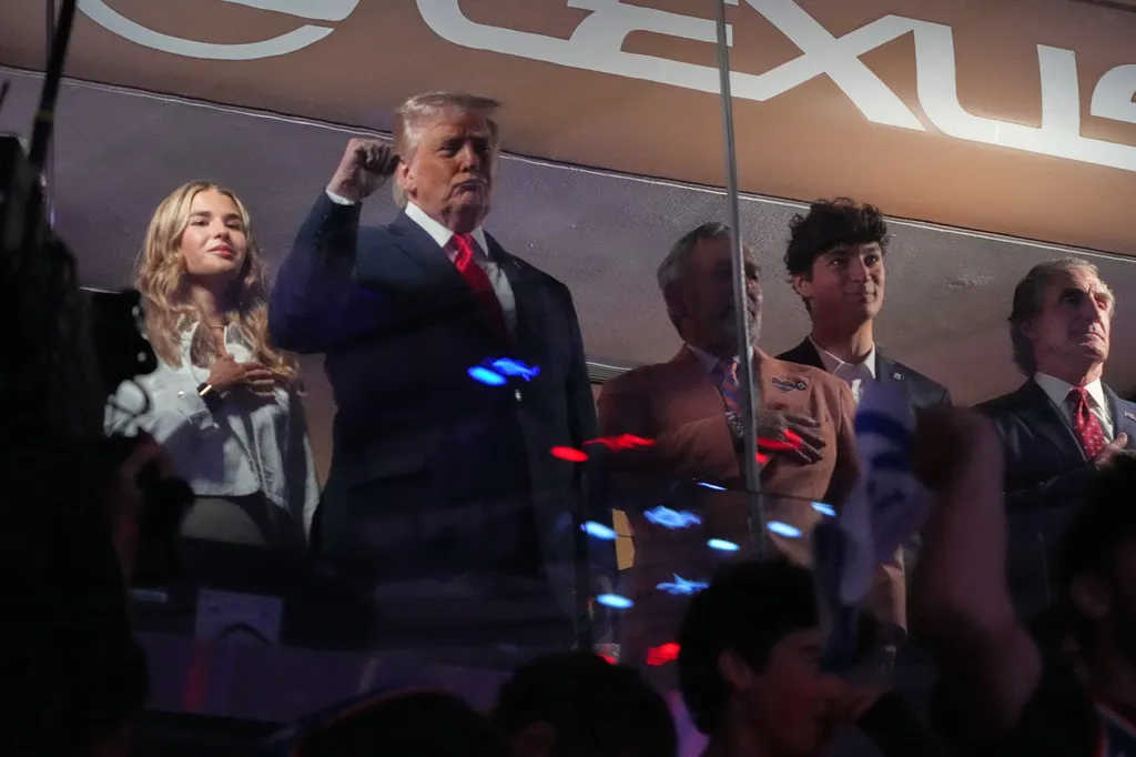 Tổng thống Trump thông báo thời gian "chiến thắng hoàn toàn" trước Iran - Ảnh 2.