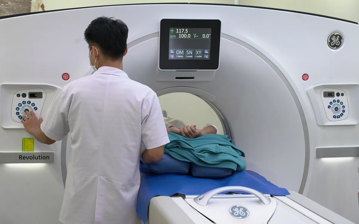 Tỉnh đoàn Quảng Ngãi phối hợp với Bệnh viện Thiện Nhân tổ chức khám bệnh, tư vấn sức khỏe cho Đoàn công tác Tỉnh đoàn Khăm Muồn (Lào).