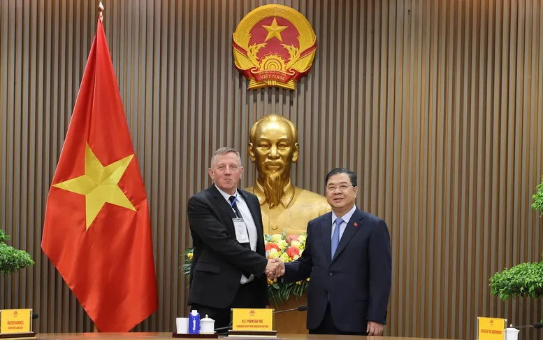 Phó Thủ tướng Thường trực Phạm Gia Túc và ông Ben Backwell, Giám đốc điều hành GWEC - Ảnh: VGP