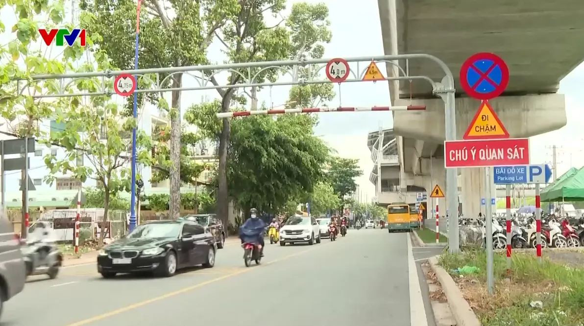 Cần chỗ đón trả khách thuận tiện tại ga metro, TP Hồ Chí Minh - Ảnh 1.