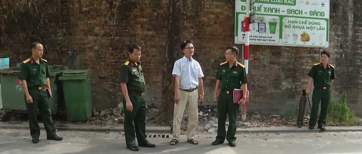 Huế: Khảo sát khu vực nghi có mộ tập thể liệt sĩ- Ảnh 1. Huế: Khảo sát khu vực nghi có mộ tập thể liệt sĩ- Ảnh 1.