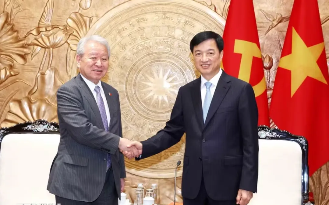 rưởng Ban Tổ chức Trung ương Nguyễn Duy Ngọc tiếp Chủ tịch Cơ quan Hợp tác Quốc tế Nhật Bản (JICA) Tanaka Akihiko. (Ảnh: TTXVN)