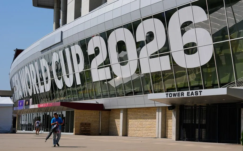 Sân vận động Arrowhead được lắp biển hiệu FIFA World Cup 2026 trước thềm giải đấu tại Kansas City, Missouri, ngày 8/6/2026. (Ảnh: AP)