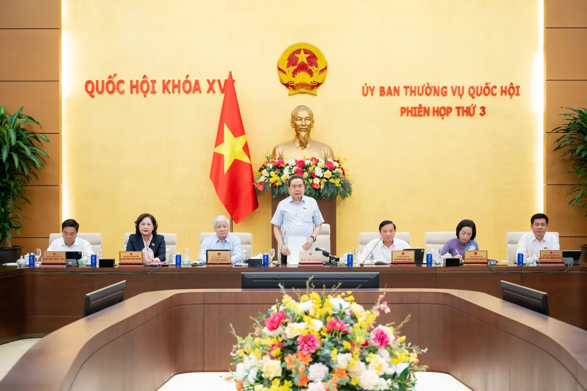 Chủ tịch Quốc hội: X&acirc;y dựng đội ngũ c&ocirc;ng chức chuy&ecirc;n nghiệp, chấm dứt đ&aacute;nh gi&aacute; h&igrave;nh thức, nể nang- Ảnh 1.