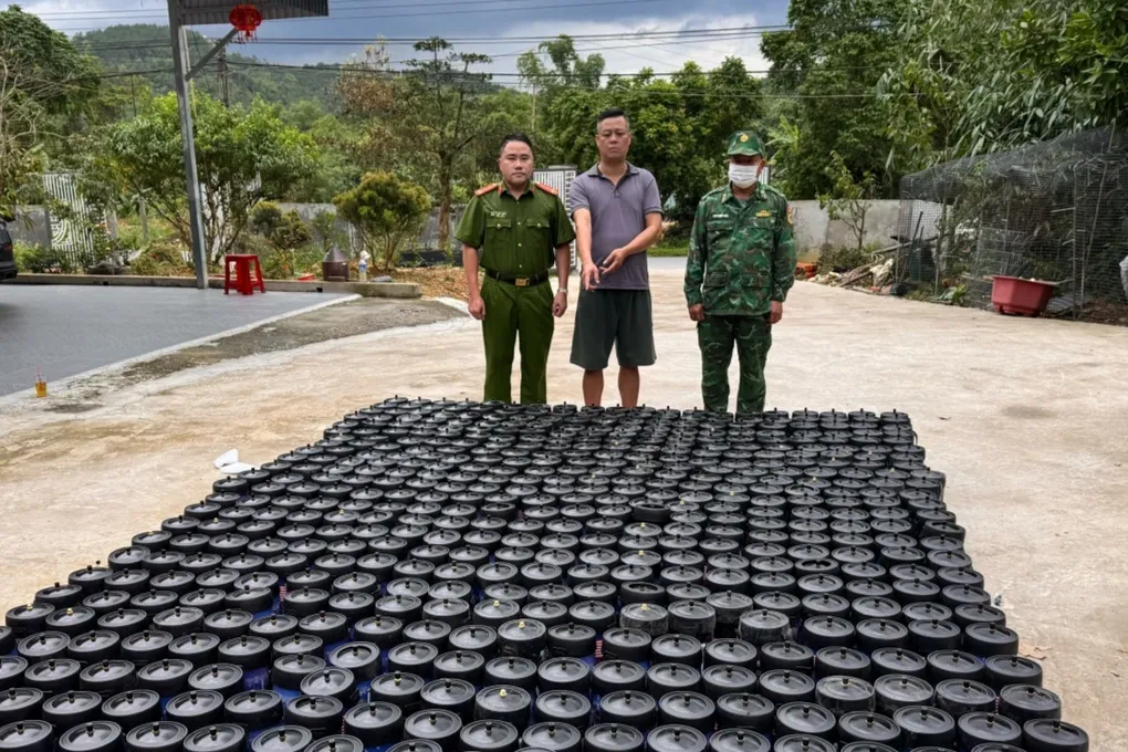 Khởi tố người đ&agrave;n &ocirc;ng nhập lậu 518 b&igrave;nh kh&iacute; cười từ Trung Quốc về Việt Nam ti&ecirc;u thụ- Ảnh 1.
