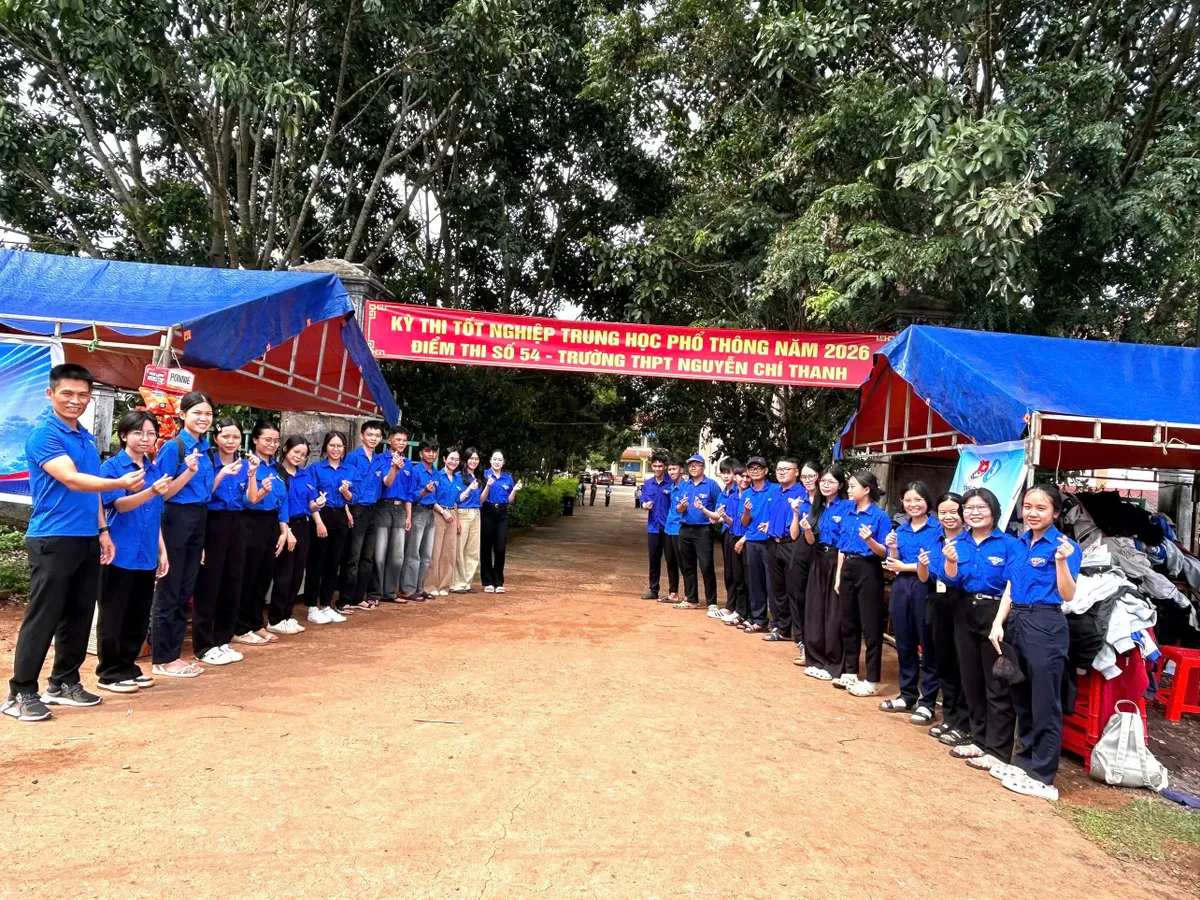 Gia Lai: H&agrave;ng ngh&igrave;n m&agrave;u &aacute;o xanh tiếp sức m&ugrave;a thi THPT 2026 - Ảnh 6.