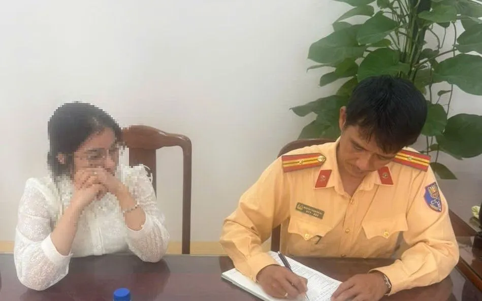 Phát hiện, xử lý trường hợp vượt đường ngang khi đèn đỏ đã bật sáng