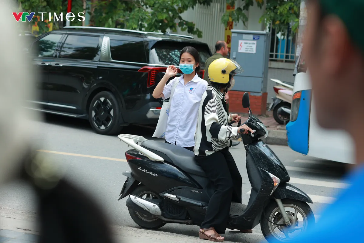 Hoàn tất thủ tục dự thi tốt nghiệp THPT 2026, thí sinh cả nước sẵn sàng 'vượt vũ môn' - Ảnh 4.