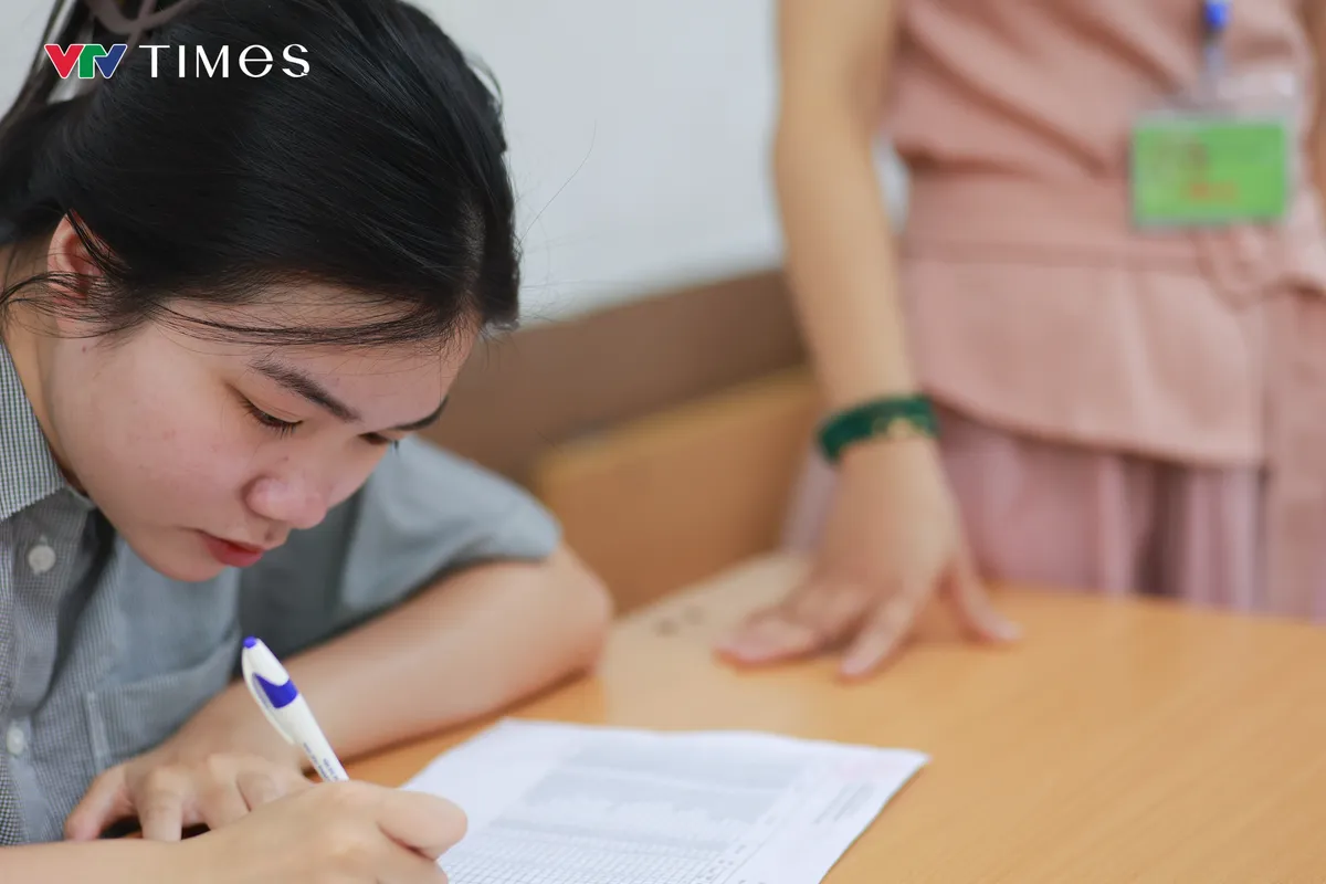 Hoàn tất thủ tục dự thi tốt nghiệp THPT 2026, thí sinh cả nước sẵn sàng 'vượt vũ môn' - Ảnh 10.