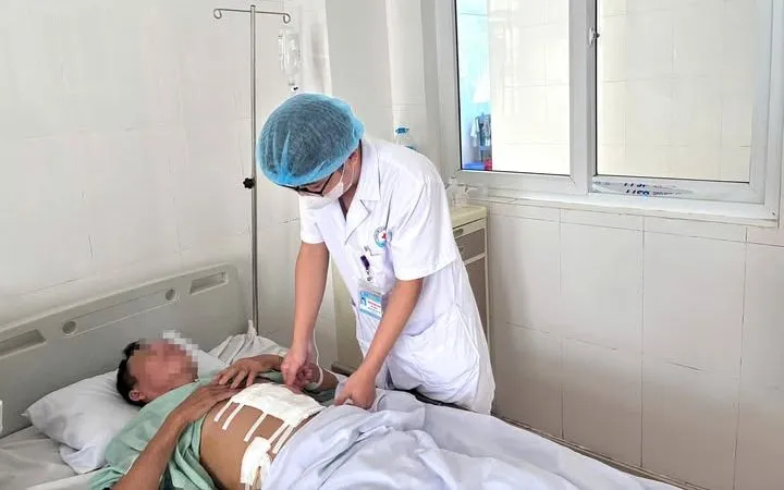 Một bệnh nhân gặp biến chứng do sỏi mật. Ảnh: Bệnh viện Đa khoa khu vực Vân Đồn