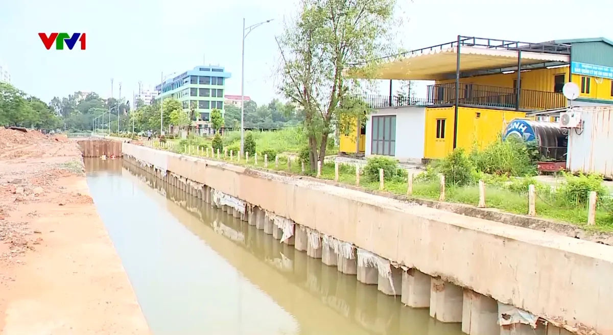 Ngập sâu sau mưa ở Hà Nội cải thiện nhờ các dự án chống ngập - Ảnh 1.