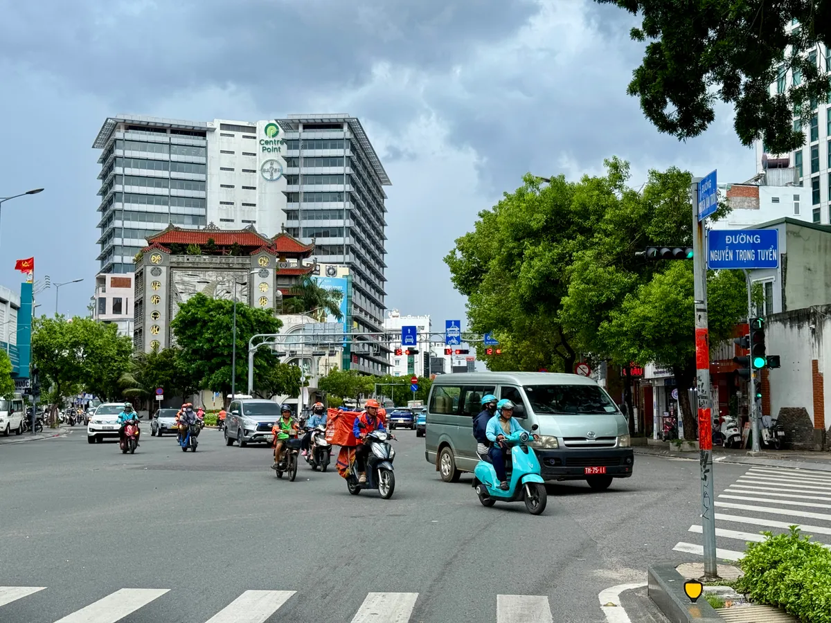 T&igrave;nh h&igrave;nh thời tiết v&agrave; lưu &yacute; về giao th&ocirc;ng tại TP Hồ Ch&iacute; Minh trong 2 ng&agrave;y thi Tốt nghiệp THPT - Ảnh 2.