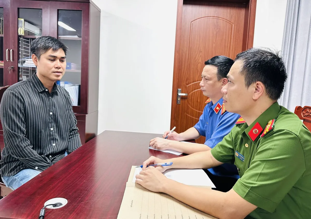 Khởi tố 2 đường d&acirc;y chế t&aacute;c trang sức giả thương hiệu nổi tiếng v&agrave; bu&ocirc;n lậu v&agrave;ng h&agrave;ng ngh&igrave;n tỷ đồng - Ảnh 2.