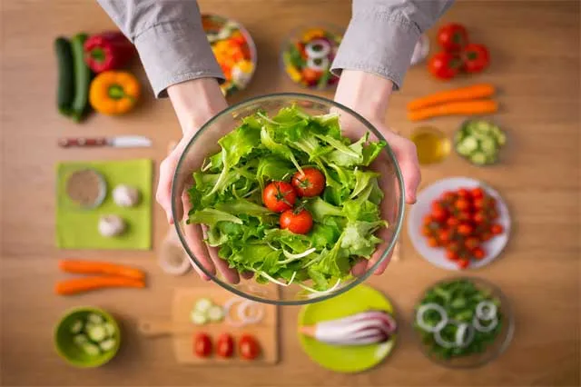 Ăn nhiều rau xanh mang lại lợi &iacute;ch g&igrave;? Những t&aacute;c động t&iacute;ch cực đối với sức khỏe kh&ocirc;ng phải ai cũng biết- Ảnh 1.