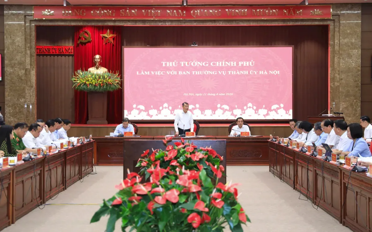 Thủ tướng Ch&iacute;nh phủ y&ecirc;u cầu H&agrave; Nội th&aacute;o gỡ điểm nghẽn, tạo động lực tăng trưởng bứt ph&aacute;- Ảnh 1.