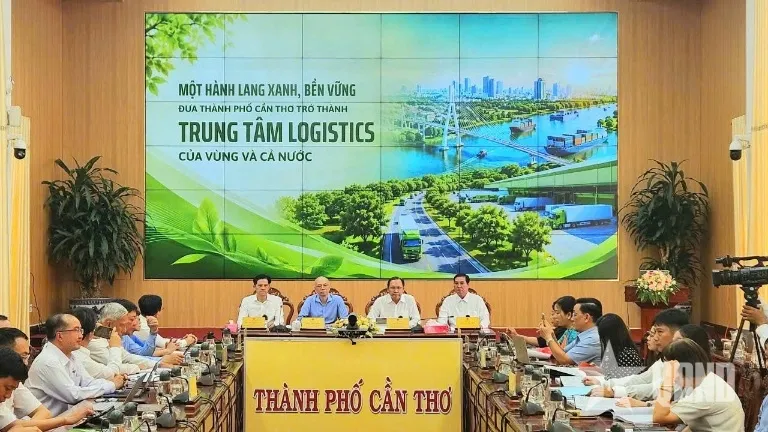Phát triển logistics: Chìa khóa nâng tầm vị thế trung tâm vùng của Cần Thơ- Ảnh 1. Phát triển logistics: Chìa khóa nâng tầm vị thế trung tâm vùng của Cần Thơ- Ảnh 1.