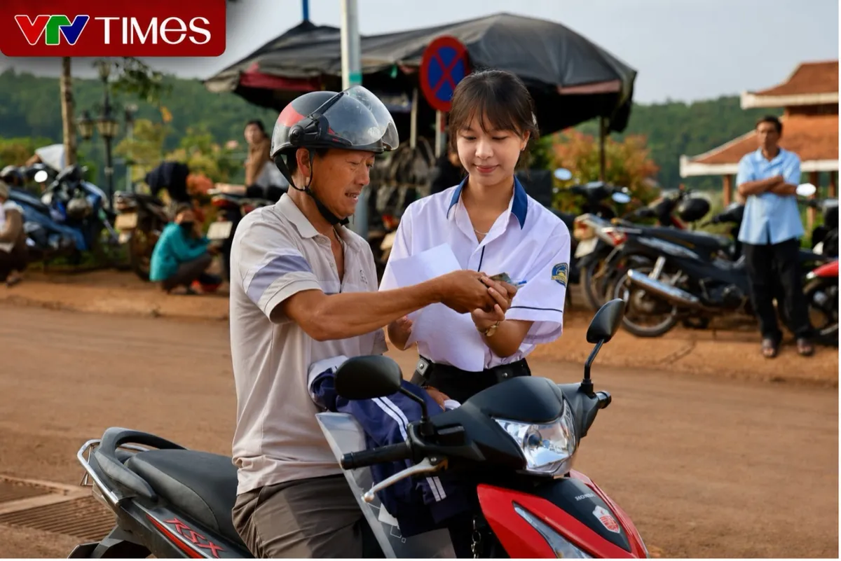 Lâm Đồng: Thí sinh tự tin bước vào môn thi Ngữ Văn kỳ thi tốt nghiệp THPT năm 2026- Ảnh 4. Lâm Đồng: Thí sinh tự tin bước vào môn thi Ngữ Văn kỳ thi tốt nghiệp THPT năm 2026- Ảnh 4.