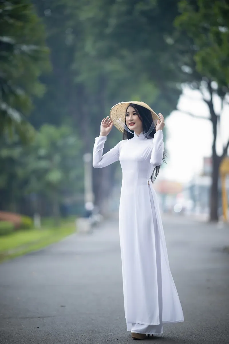 Tôn vinh nét đẹp trang phục truyền thống Việt Nam- Ảnh 3. Tôn vinh nét đẹp trang phục truyền thống Việt Nam- Ảnh 3.