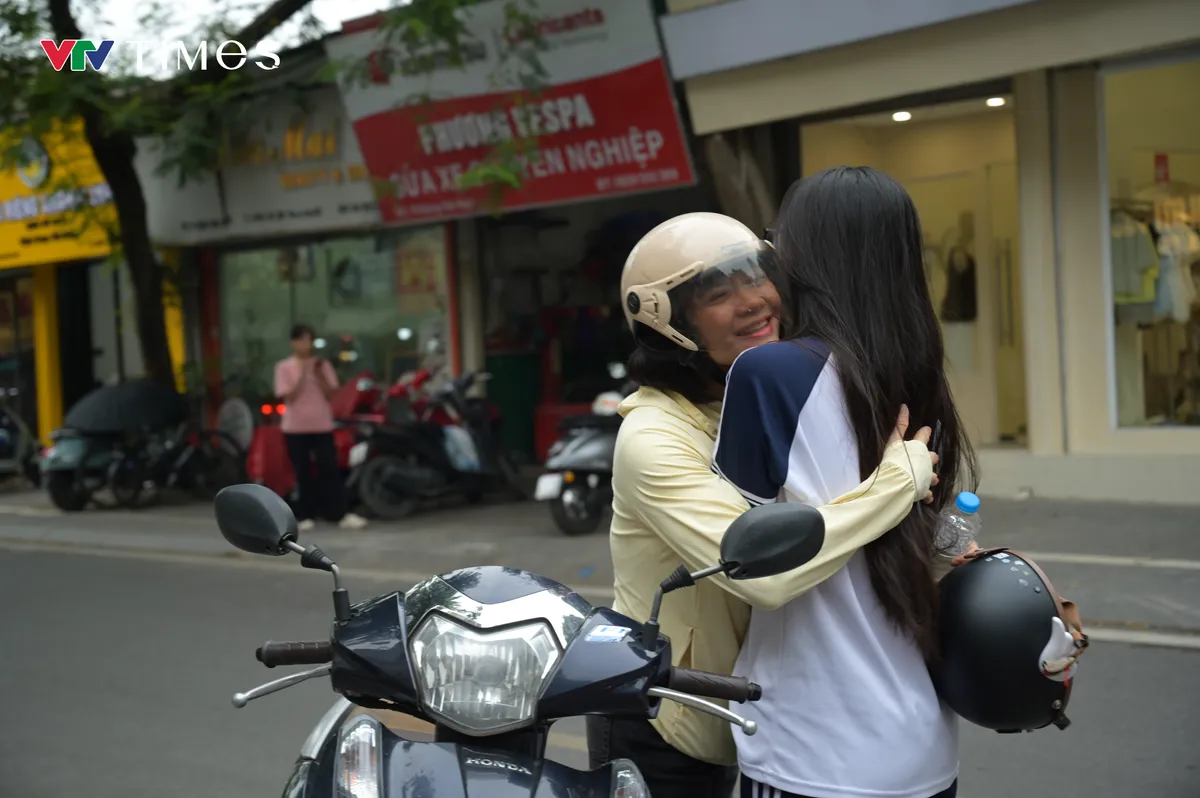 Hoàn thành 2 môn thi bắt buộc, thí sinh tự tin bước vào ngày thi cuối - Ảnh 13.