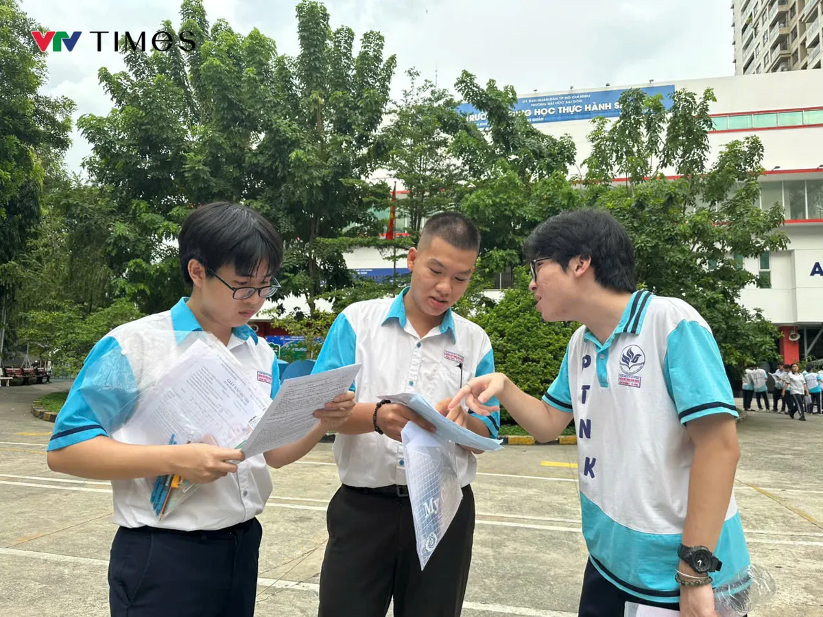 Đề Toán vừa sức, nhiều thí sinh TP Hồ Chí Minh cầm chắc điểm 7+, 8+ - Ảnh 7.