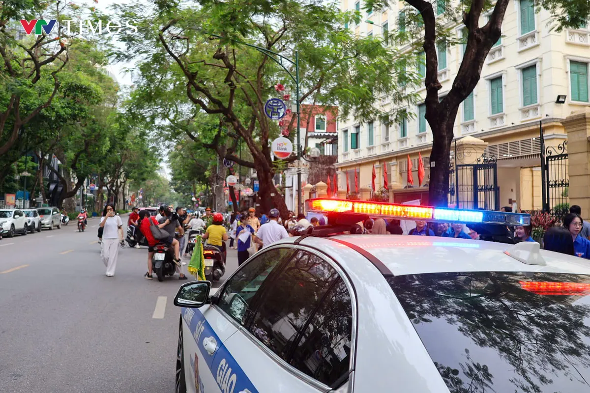 H&agrave; Nội: Bảo đảm giao th&ocirc;ng th&ocirc;ng suốt trong ng&agrave;y đầu Kỳ thi tốt nghiệp THPT năm 2026- Ảnh 3.