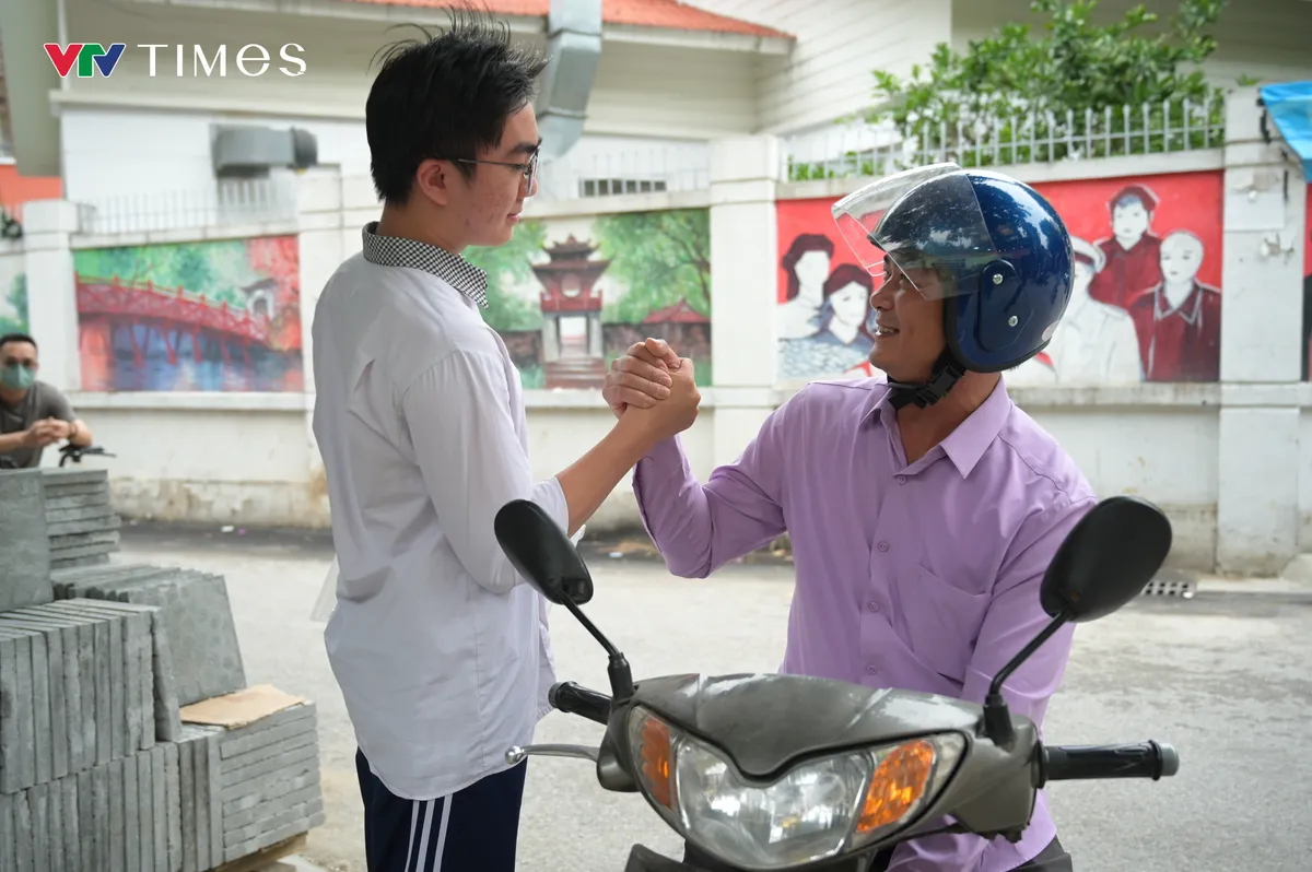 Hoàn thành 2 môn thi bắt buộc, thí sinh tự tin bước vào ngày thi cuối - Ảnh 6.