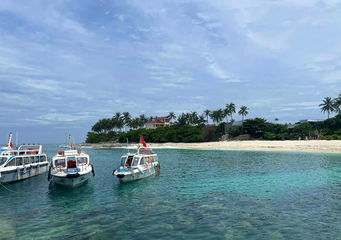 Vẻ đẹp hoang sơ của đảo Lý Sơn mùa nắng vàng- Ảnh 2. Vẻ đẹp hoang sơ của đảo Lý Sơn mùa nắng vàng- Ảnh 2.