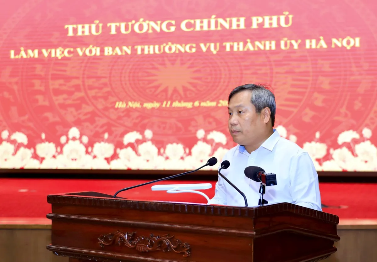 Hà Nội quyết tâm bứt phá tăng trưởng hai con số tại buổi làm việc với Thủ tướng - Ảnh 1.