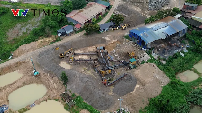 Nh&agrave; xưởng tr&aacute;i ph&eacute;p bị xử phạt vẫn ngang nhi&ecirc;n hoạt động tại x&atilde; Trung Gi&atilde; - Ảnh 5.