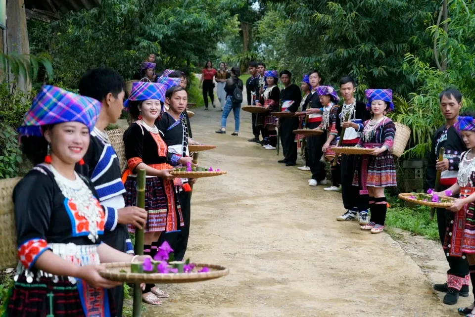 Phát triển sản phẩm du lịch dựa trên văn hóa địa phương: Chìa khóa cho hành trình bền vững- Ảnh 1. Phát triển sản phẩm du lịch dựa trên văn hóa địa phương: Chìa khóa cho hành trình bền vững- Ảnh 1.
