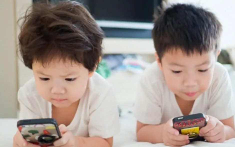 &ldquo;Thối n&atilde;o&rdquo; v&igrave; nghiện lướt video ngắn: Mối nguy &acirc;m thầm với sức khỏe tinh thần- Ảnh 1.