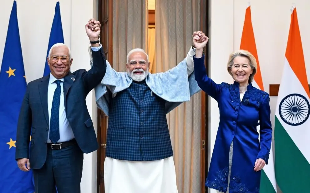Từ trái sáng: Chủ tịch Hội đồng châu Âu Antonio Luis Santos da Costa, Thủ tướng Ấn Độ Narendra Modi và Chủ tịch Ủy ban châu Âu Ursula von der Leyen (Ảnh: EC - Audiovisual Service)