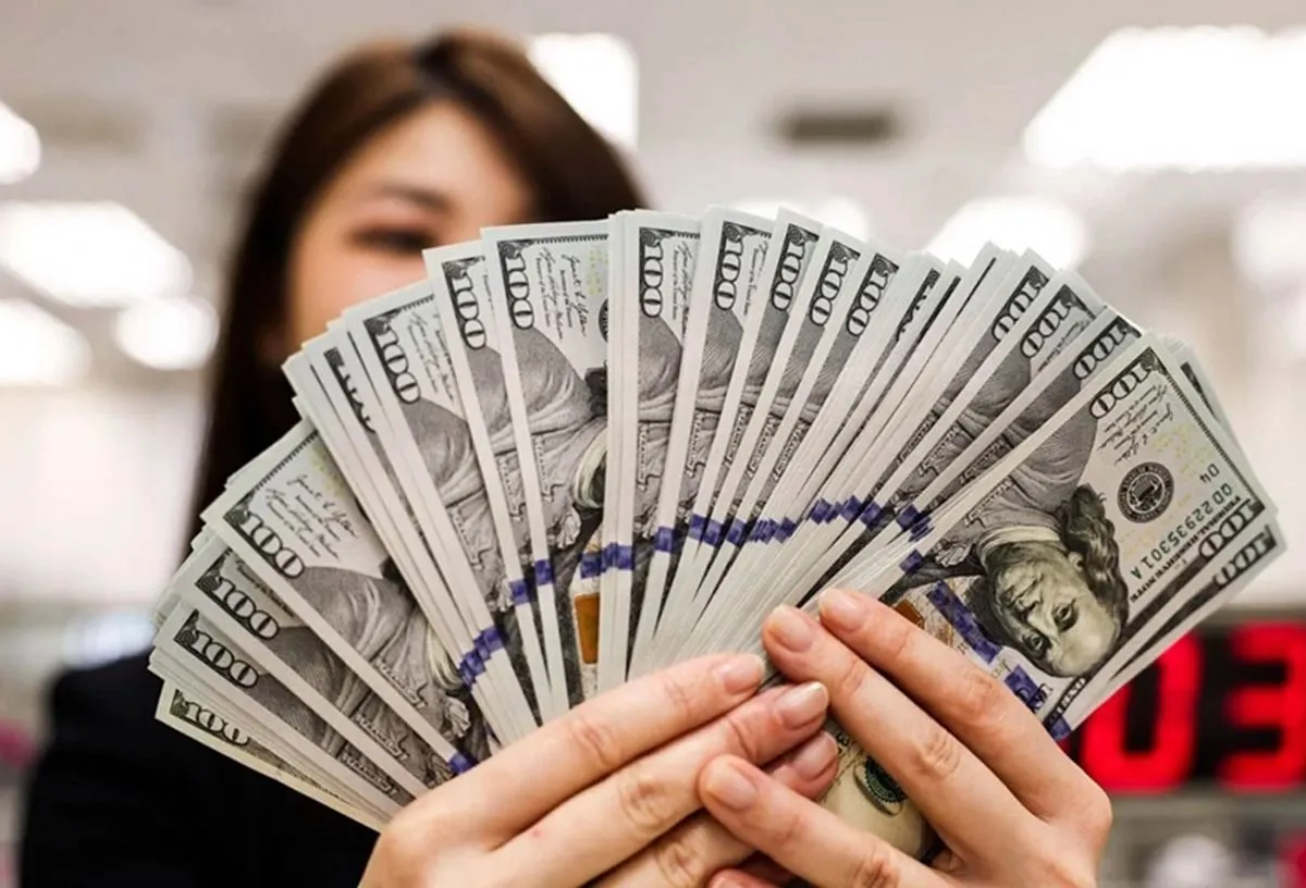 Ng&acirc;n h&agrave;ng đồng loạt tăng gi&aacute; USD, tỷ gi&aacute; trung t&acirc;m tiếp tục nh&iacute;ch l&ecirc;n- Ảnh 1.