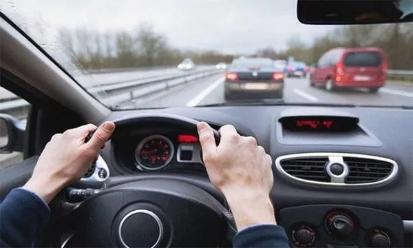 Nắm vững kỹ năng n&agrave;y, t&agrave;i xế kh&ocirc;ng c&ograve;n lo cạ gương hay quệt th&acirc;n xe- Ảnh 1.