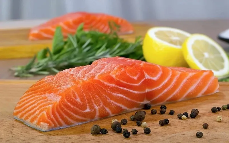 Có nên ăn cá hồi mỗi ngày để bổ sung Omega-3?- Ảnh 1. Có nên ăn cá hồi mỗi ngày để bổ sung Omega-3?- Ảnh 1.