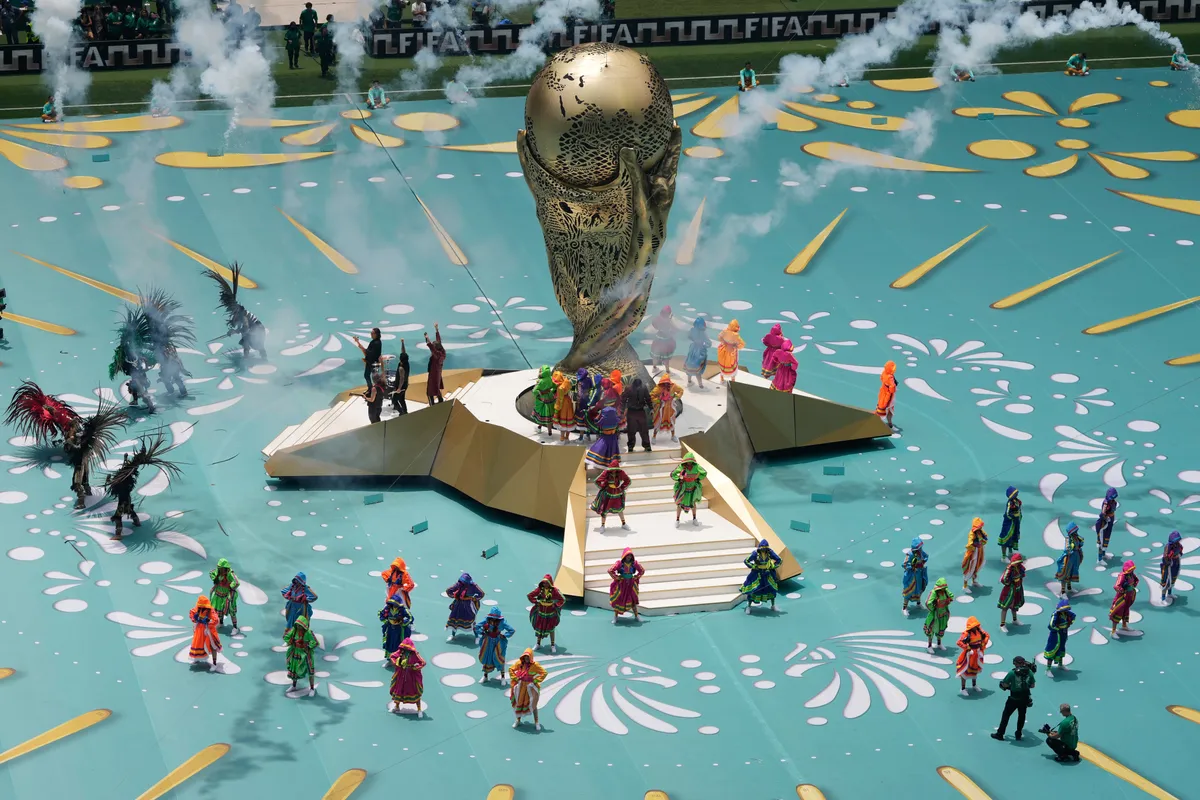 Shakira, Andrea Bocelli và Salma Hayek khuấy động lễ khai mạc FIFA World Cup 2026™ - Ảnh 3.