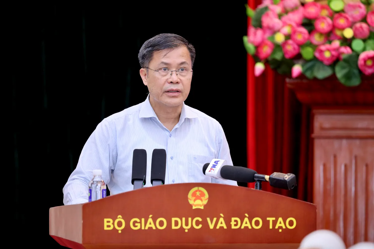 Bộ GD&ĐT n&oacute;i g&igrave; về thi tốt nghiệp THPT tr&ecirc;n m&aacute;y t&iacute;nh từ 2027? - Ảnh 2.