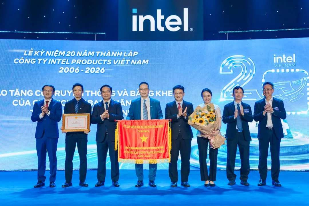 Intel nâng vốn lên 4,1 tỉ đô la, đóng góp 12% xuất khẩu TP. Hồ Chí Minh- Ảnh 1. Intel nâng vốn lên 4,1 tỉ đô la, đóng góp 12% xuất khẩu TP. Hồ Chí Minh- Ảnh 1.