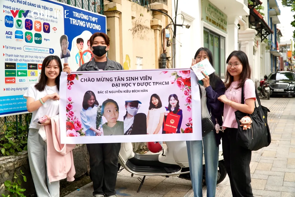 Sĩ tử TP Hồ Ch&iacute; Minh kh&eacute;p lại Kỳ thi Tốt nghiệp THPT 2026, sẵn s&agrave;ng cho những ng&atilde; rẽ mới - Ảnh 6.