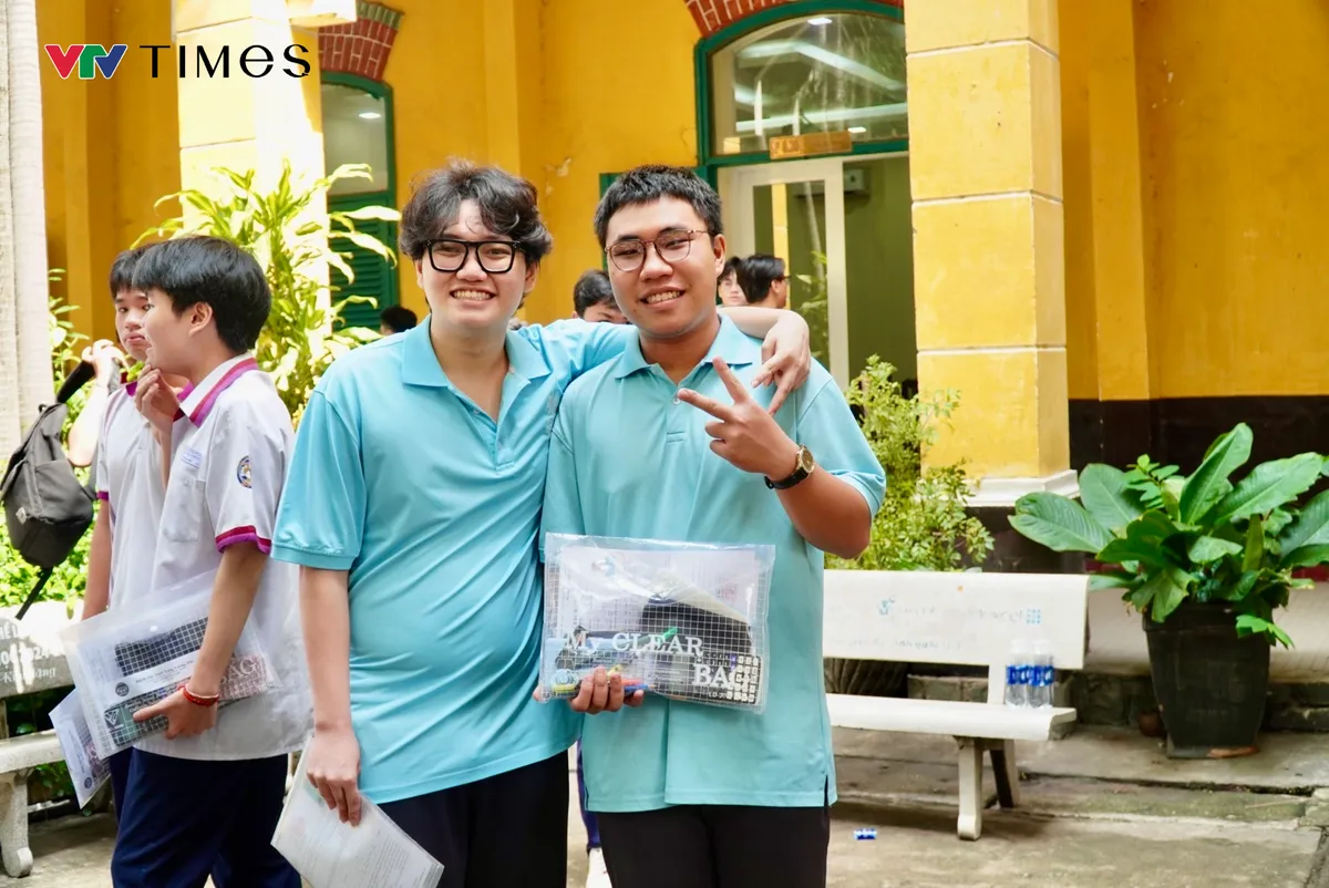 Sĩ tử TP Hồ Ch&iacute; Minh kh&eacute;p lại Kỳ thi Tốt nghiệp THPT 2026, sẵn s&agrave;ng cho những ng&atilde; rẽ mới - Ảnh 4.