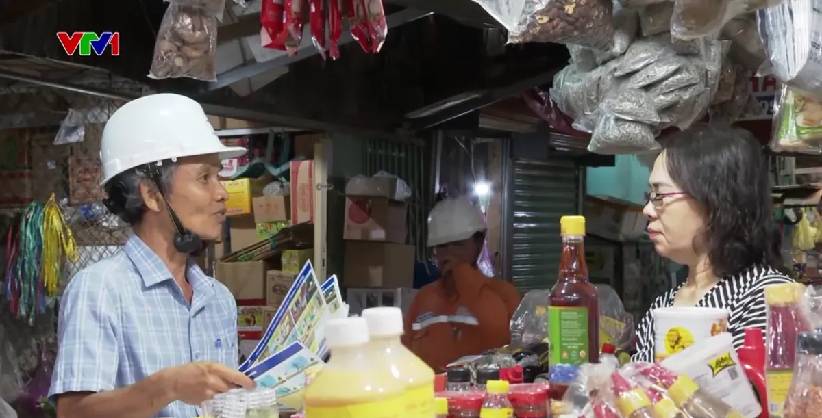 Lưới điện chắp vá, nhiều chợ truyền thống đối mặt nguy cơ cháy nổ - Ảnh 3.