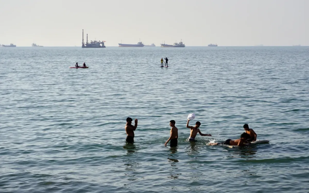 Khu vực eo biển Hormuz, ngoài khơi Bandar Abbas, Iran, ngày 10/6/2026. (Ảnh: AP)