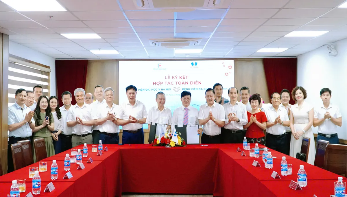 Ph&aacute;t triển nguồn nh&acirc;n lực y tế chất lượng cao, hướng tới m&ocirc; h&igrave;nh bệnh viện th&ocirc;ng minh - Ảnh 1.