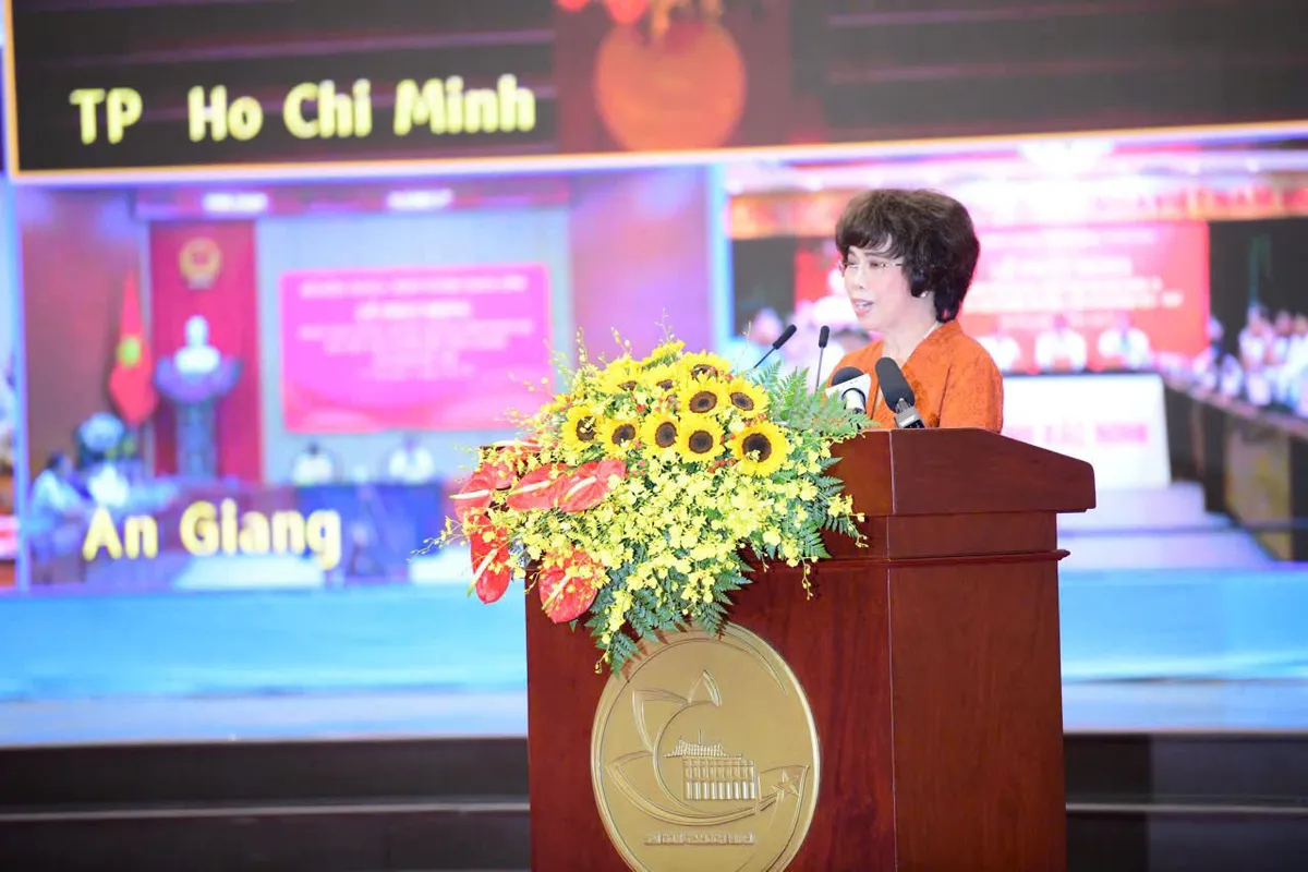 Thủ tướng phát động Phong trào thi đua quyết tâm thực hiện thắng lợi mục tiêu tăng trưởng bền vững “2 con số” - Ảnh 8.