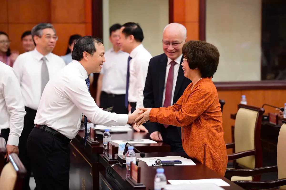 Chủ tịch Tập đoàn TH: "Muốn vươn mình, dân tộc trước hết phải khỏe mạnh"- Ảnh 3. Chủ tịch Tập đoàn TH: "Muốn vươn mình, dân tộc trước hết phải khỏe mạnh"- Ảnh 3.