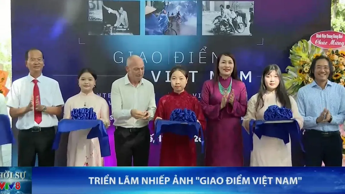 'Giao điểm Việt Nam': K&yacute; ức lịch sử qua g&oacute;c nh&igrave;n của c&aacute;c nhiếp ảnh gia Ph&aacute;p- Ảnh 4.