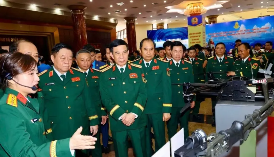 Đại tướng Phan Văn Giang: Phát triển khoa học công nghệ là động lực nâng cao sức mạnh chiến đấu của Quân đội - Ảnh 2.
