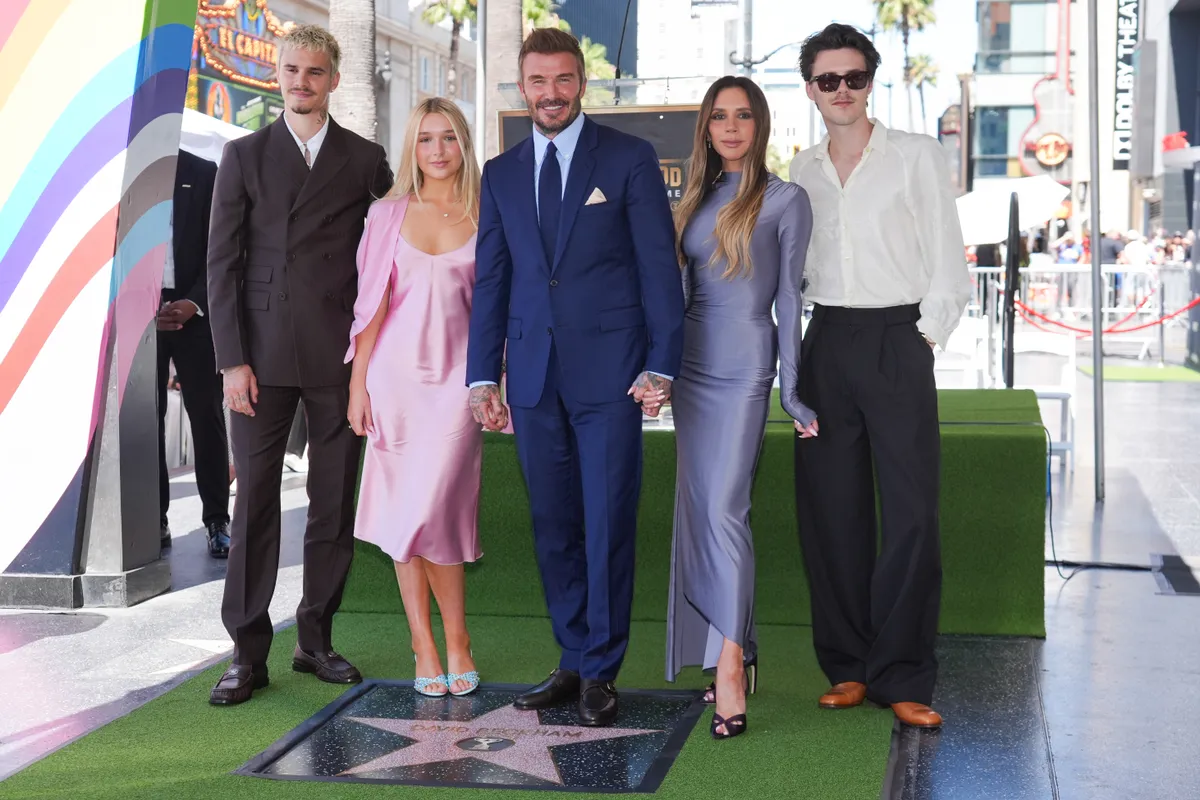 Brooklyn vắng mặt, Tom Cruise xuất hiện trong ng&agrave;y David Beckham nhận ng&ocirc;i sao tr&ecirc;n Đại lộ Danh vọng- Ảnh 1.