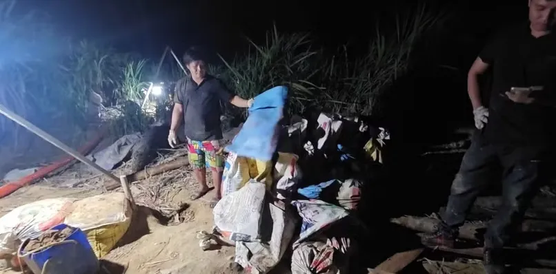 Công an tỉnh Đắk Lắk điều tra vụ nghi khai thác vàng trái phép tại xã Sông Hinh- Ảnh 1. Công an tỉnh Đắk Lắk điều tra vụ nghi khai thác vàng trái phép tại xã Sông Hinh- Ảnh 1.